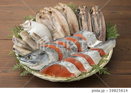 鮭の切り身 59825614