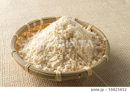 大豆から作られるおから　 59825652
