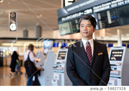 空港　キャビンアテンダント　客室乗務員　 59827328
