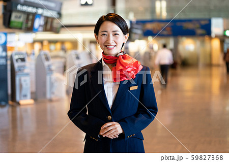 空港　キャビンアテンダント　客室乗務員 59827368