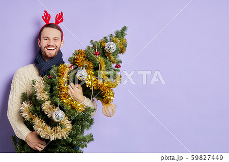 Handsome man spending time with girlfriend 59827449