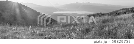 【セピア】高ボッチ高原の夜明け 59829755