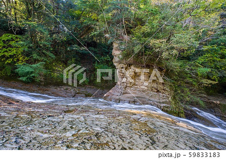 11月正午過ぎに千葉県大多喜町の粟又の滝上流から撮影 59833183