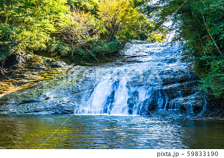 11月正午過ぎに千葉県大多喜町の粟又の滝を撮影 59833190