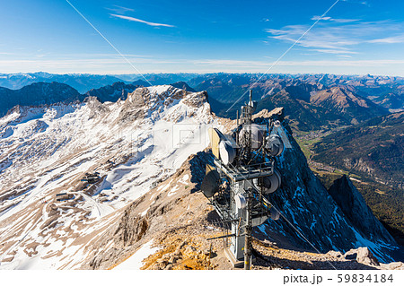 ドイツ最高峰、ツークシュピッツエ頂上, Zugspitze peak 2962m in German 59834184