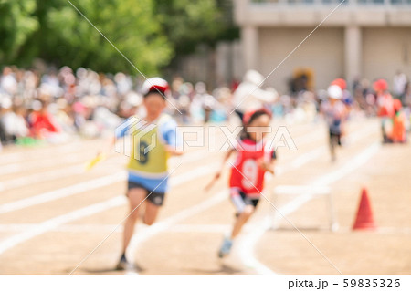 運動会　リレー　徒競走　（ボケ表現） 59835326