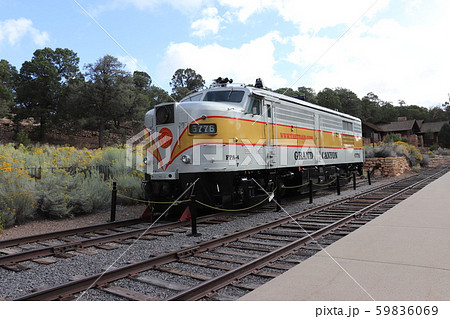 グランドキャニオン鉄道　ディーゼル機関車　アメリカ　アリゾナ州 59836069
