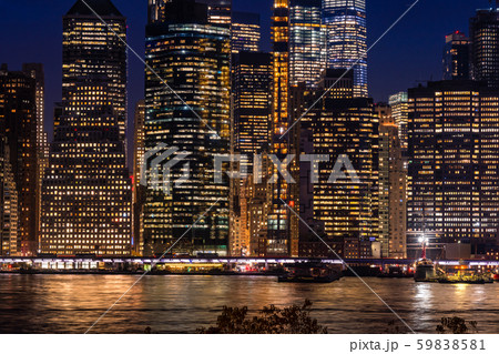 《ニューヨーク》マンハッタンの夜景・ブルックリンブリッジハイツプロムナード 《ニューヨーク》マンハッタンの夜景・ブルックリンブリッジハイツプロムナード 59838581