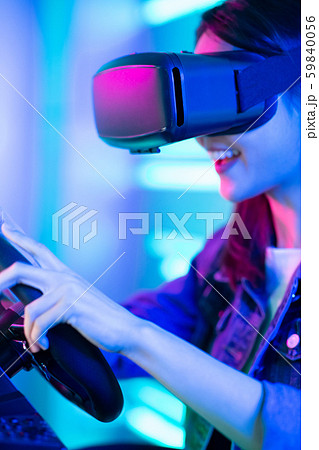 asian girl wear vr glasses asian girl wear vr glasses 59840056