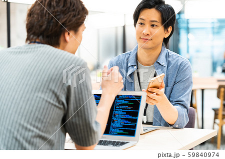 オフィス ビジネスマン ビジネス パソコン エンジニア オフィス ビジネスマン ビジネス パソコン エンジニア 59840974