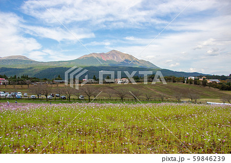 高千穂 霧島連山 高千穂牧場からの高千穂の峰の景色 高千穂 霧島連山 高千穂牧場からの高千穂の峰の景色 59846239