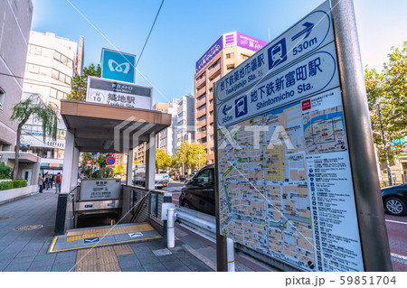 日本の東京都市景観 築地駅などを望む 59851704