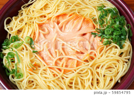 コンビニパスタ　明太マヨのスパゲティ 59854795
