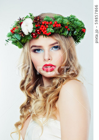 Perfect young woman in Christmas crown wreath 59857866