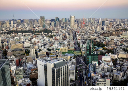 夕暮れの六本木ヒルズ 59861141