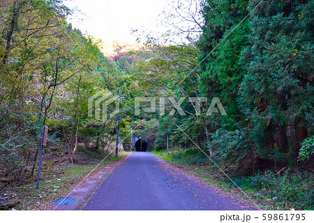 旧北陸本線トンネル群　中山トンネル 59861795