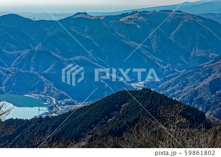 西丹沢・権現山稜線から丹沢湖と大野山 59861802