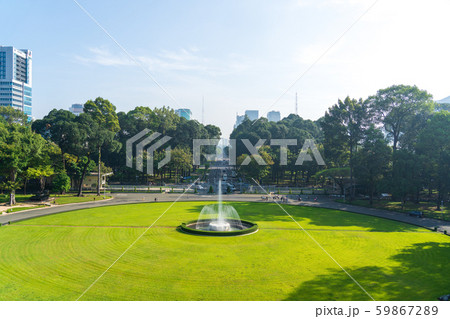 ベトナム・ホーチミンシティの統一会堂前の噴水 59867289