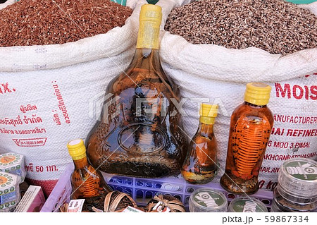 カンボジアの蛇酒 59867334