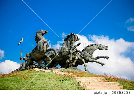 Red Guard and a monument to a cart 59868258