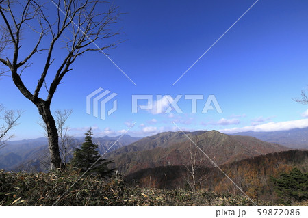 半月山付近から望む社山と皇海山 半月山付近から望む社山と皇海山 59872086