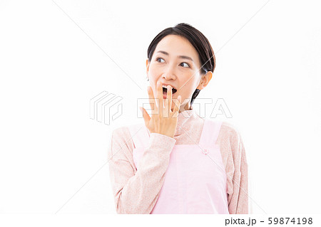 女性保育士 59874198