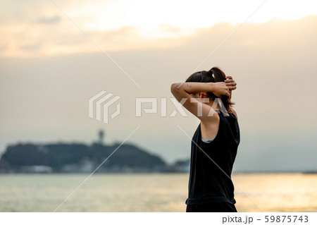 ダンス　海　女性 59875743