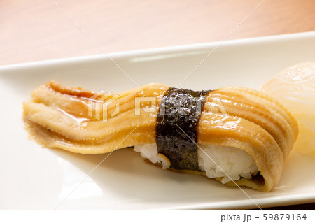 にぎり寿司盛り合わせの、煮穴子。 59879164