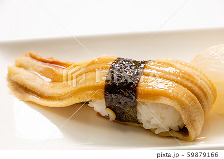にぎり寿司盛り合わせの、煮穴子。 59879166