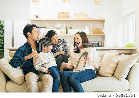 家族 団欒 家 リビング 59881551
