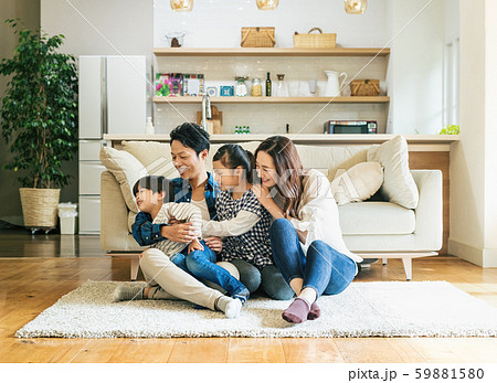 家族 親子 家庭 家 ポートレート 59881580