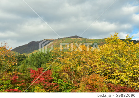 日光の紅葉風景 59882090