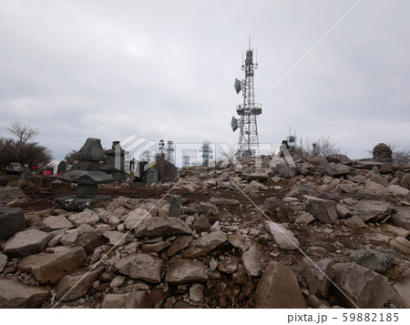 群馬県　赤城山の地蔵岳山頂のアンテナ群 59882185