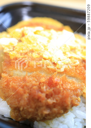 おいしいロースカツ丼弁当 59887209