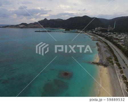 海岸線〜ドローンで空撮(沖縄県名護市山入端) 海岸線〜ドローンで空撮(沖縄県名護市山入端) 59889532