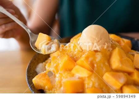 famous Taiwanese snacks of mango shaved ice 59894349
