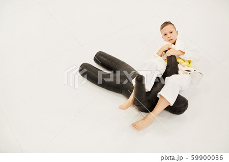 Boy practicing techniques 59900036