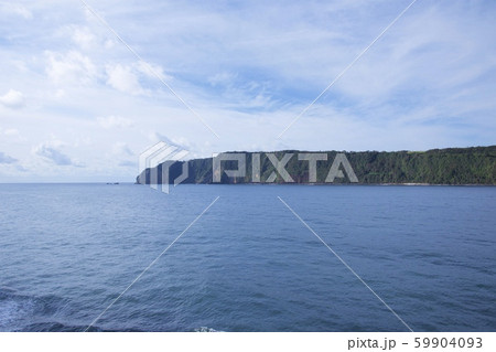 フェリーから眺める隠岐諸島(島根県隠岐郡) フェリーから眺める隠岐諸島(島根県隠岐郡) 59904093