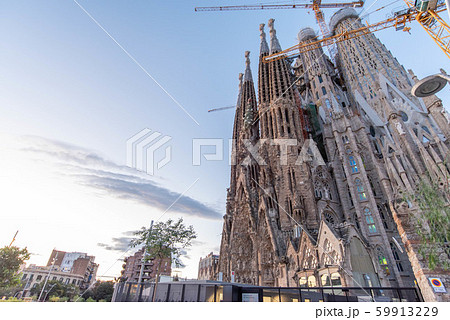 サグラダファミリア 59913229