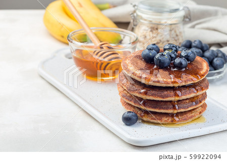 Healthy oatmeal banana pancakes  59922094