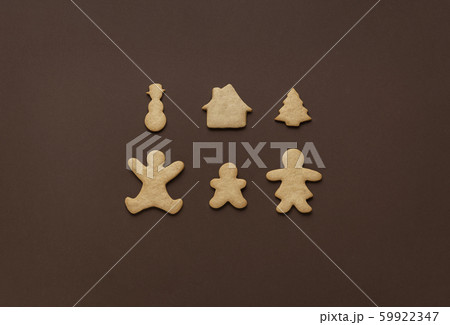 Gingerbread family-shaped cookies and Christmas Gingerbread family-shaped cookies and Christmas 59922347