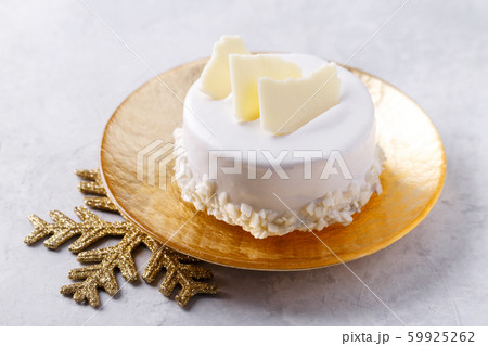 White chocolate Christmas cake White chocolate Christmas cake 59925262