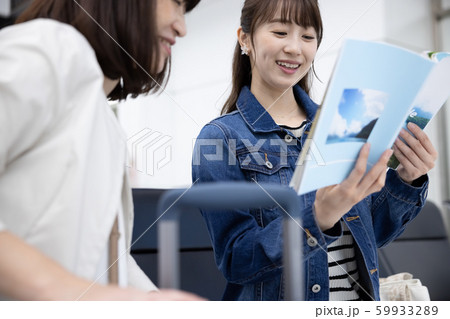 女性 空港 女性 空港 59933289