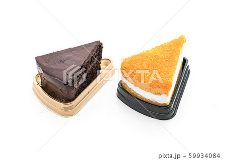 golden threads cake and chocolate cake 59934084