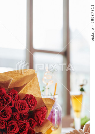 Fresh red roses Fresh red roses 59937311