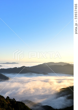 岩屋山の雲海 岩屋山の雲海 59937466