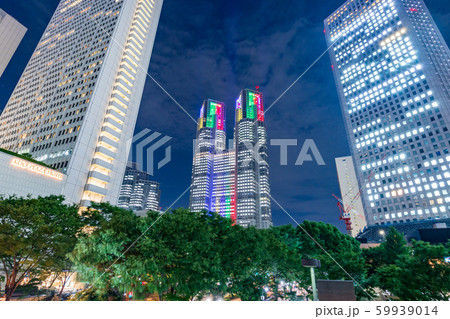 東京都庁　オリンピックカラーライトアップ　夜景 59939014