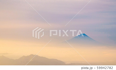 夜明けの富士山 (赤岳山頂より) 夜明けの富士山 (赤岳山頂より) 59942782