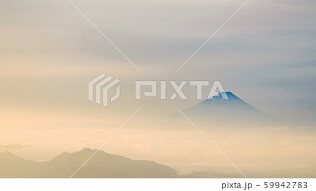 夜明けの富士山 （赤岳山頂より） 59942783
