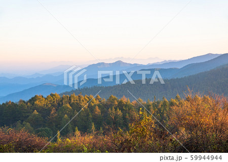《長野県》高ボッチ高原・展望台《松本市方面を望む》 59944944